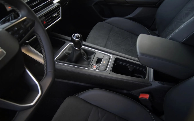 Seat Leon cena 77500 przebieg: 65906, rok produkcji 2021 z Kozienice małe 742